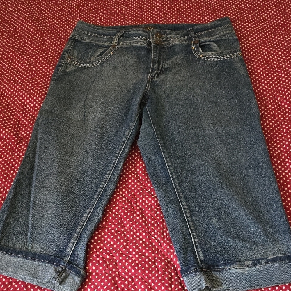 Blue Cropped Ankle Jeans with Rolled Hems